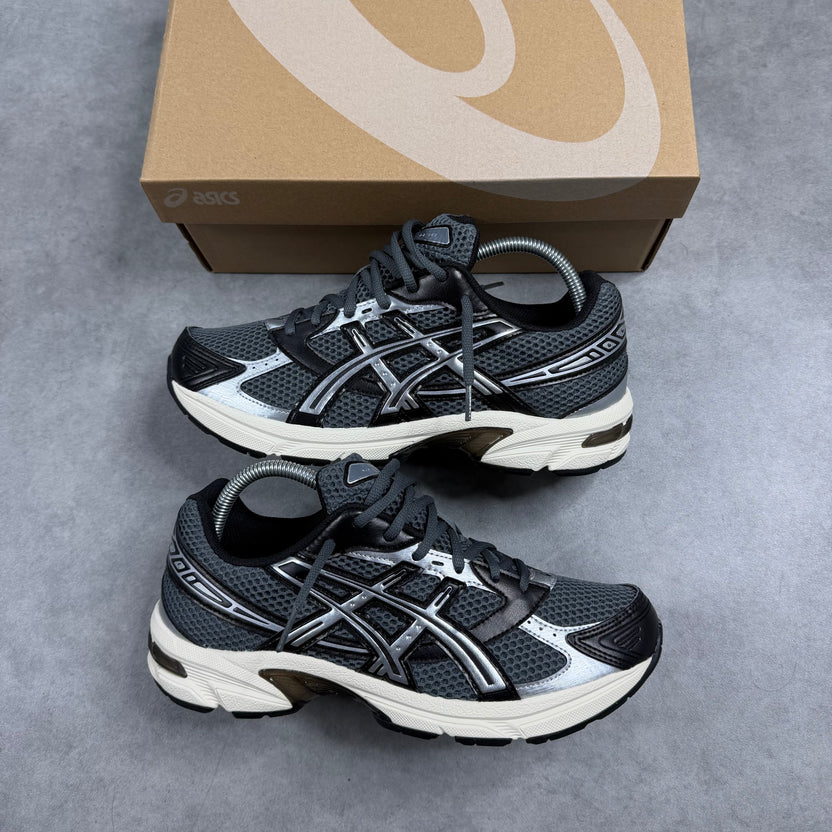 1130 Steel Grey Black