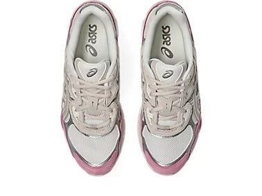 NYC – Pink Retro Running Style