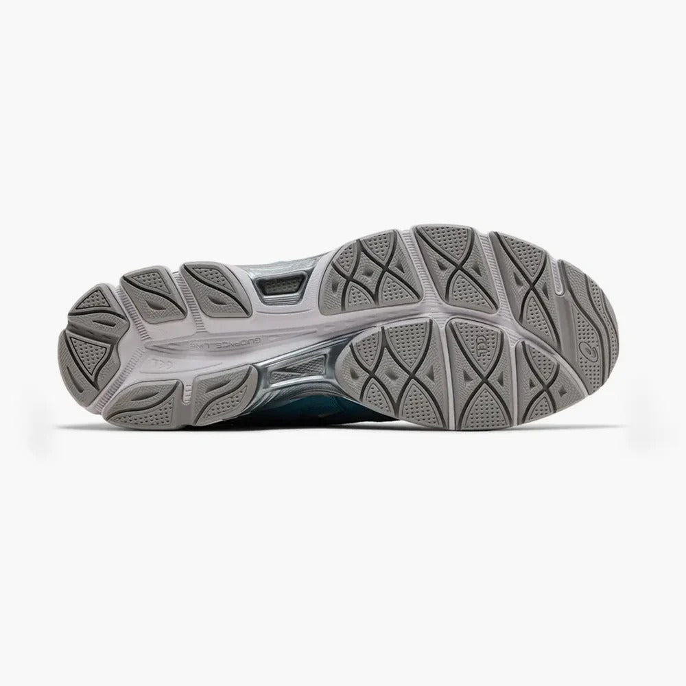NYC – Arctic Blue Retro Running Style